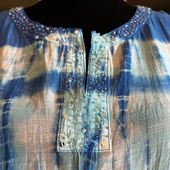 Chico’s Adorable Tie Dye Tunic with Embellishments- Size 1 (Medium) - Picture 2 of 6